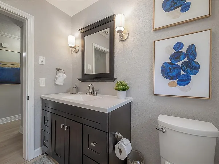 2916 W Collins St — Photo 16