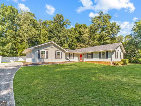 3245 Village Glen Trl, Snellville, GA 30039