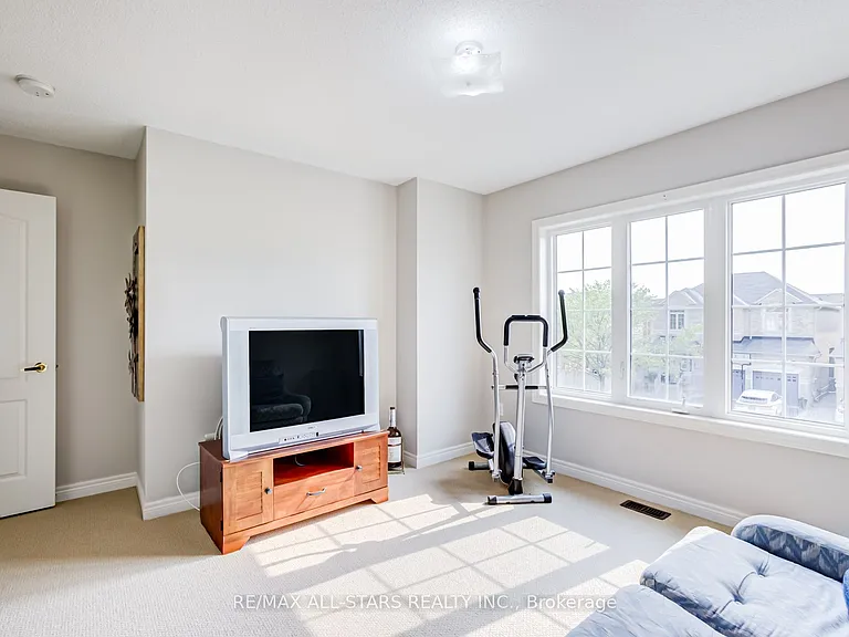 102 Creekland Ave — Photo 37