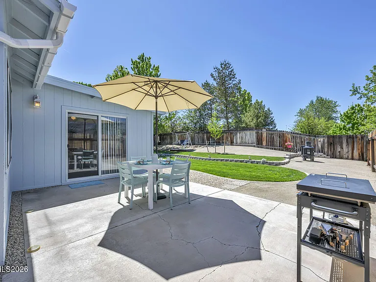 1331 Victoria Dr — Photo 9