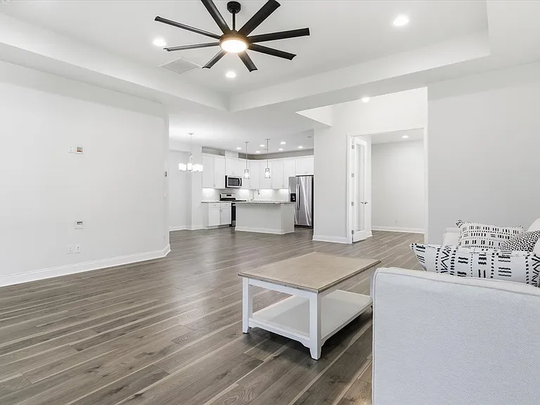 155 Weekend Ave — Photo 26