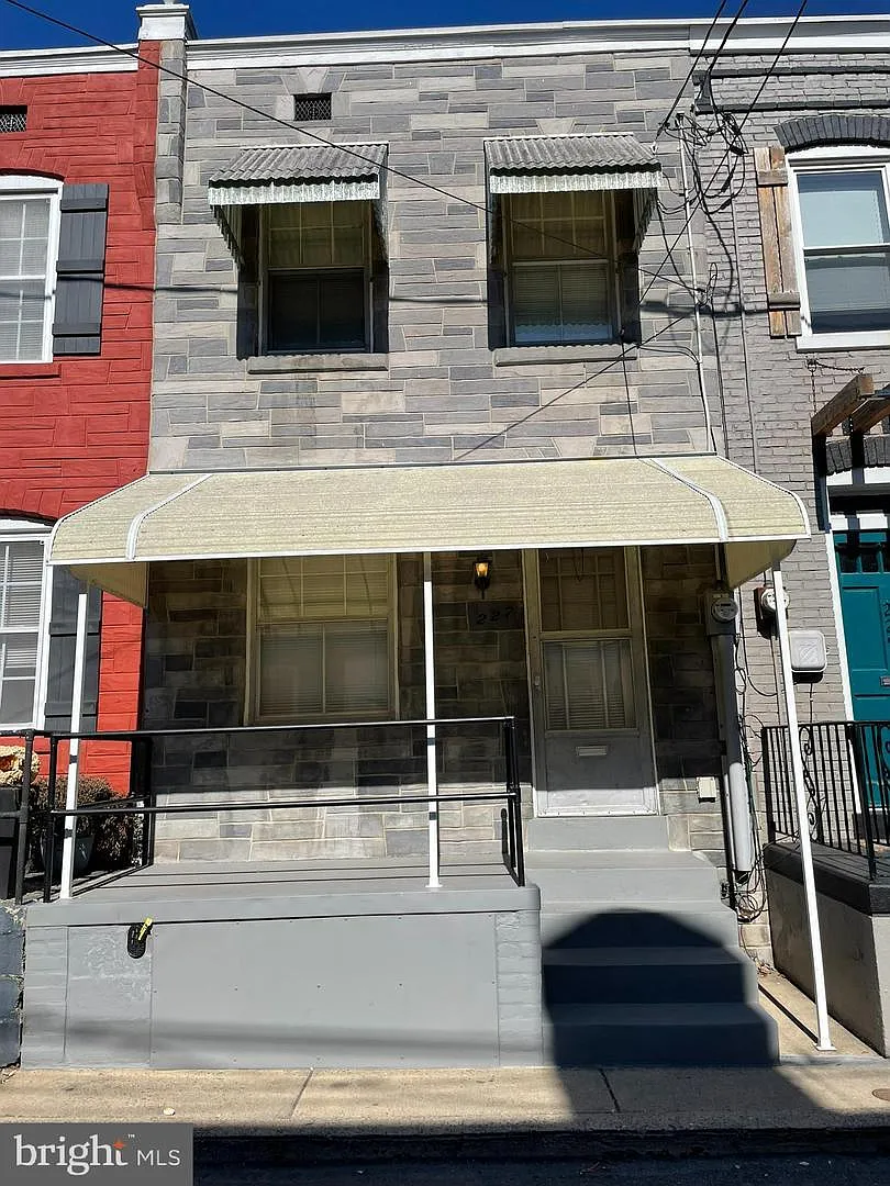 227 E Madison St #1 photo 1