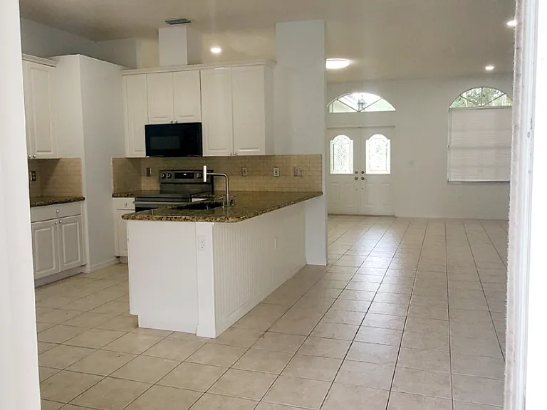 420 SE 23rd Ln — Photo 12