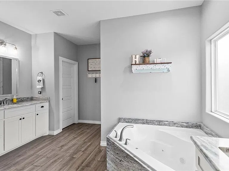 6730 Keyan Dr — Photo 12