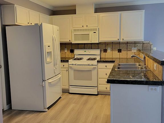 4th image of 2216 S 336th St APT 302