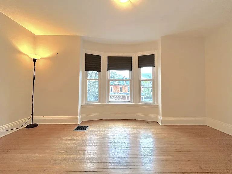 14 New St #2 — Photo 5