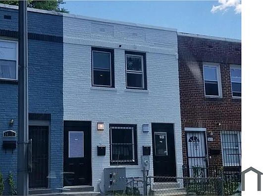 2nd image of 1455 Holbrook St NE