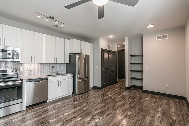 Vintage Gateway Apartments — Photo 31