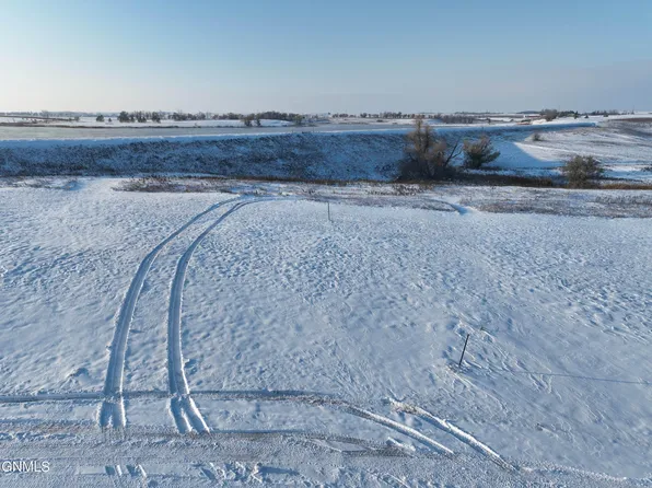 14th St NE, Tioga, ND 58852