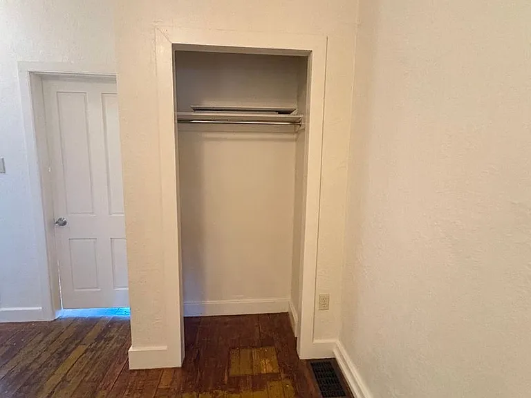 144 E Maple St — Photo 13