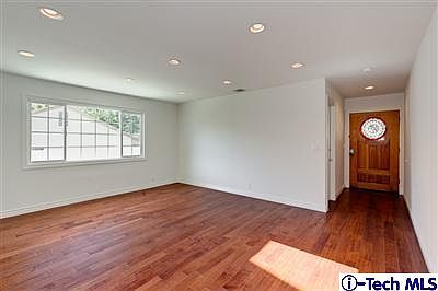 3rd image of 4606 Ocean View Blvd