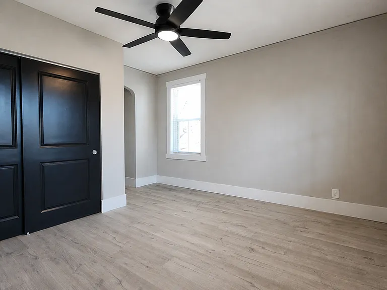 7560 Byron Pl — Photo 10
