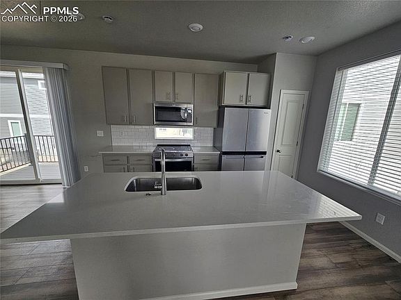 2nd image of 5638 Mammoth Ln