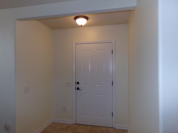 5th image of 2814 Blackwater Dr