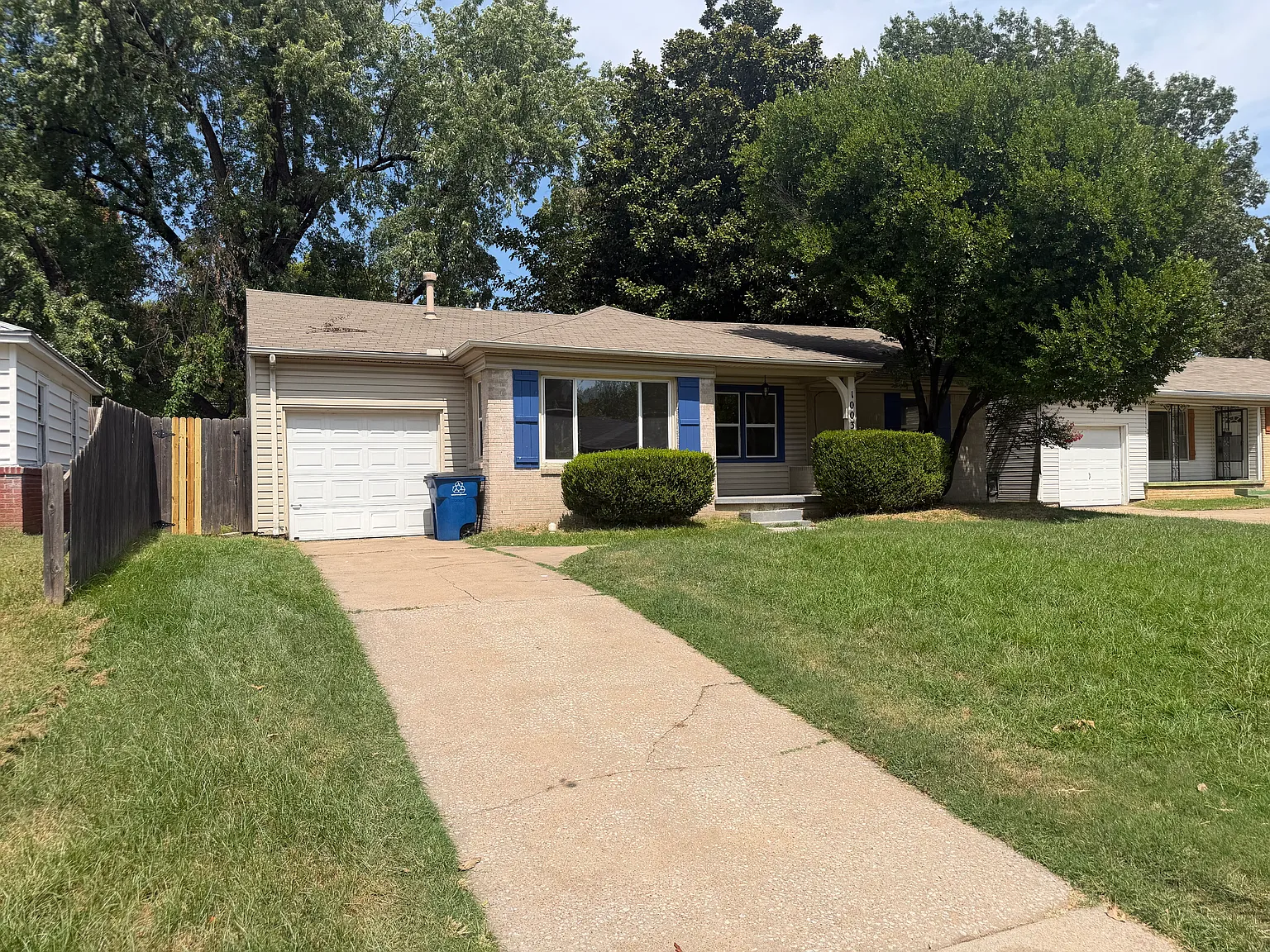 3 bed, 1178 sqft, $1,600 — Photo 1