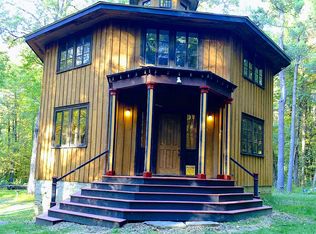 33 Hook Rd, Rhinebeck, NY 12572