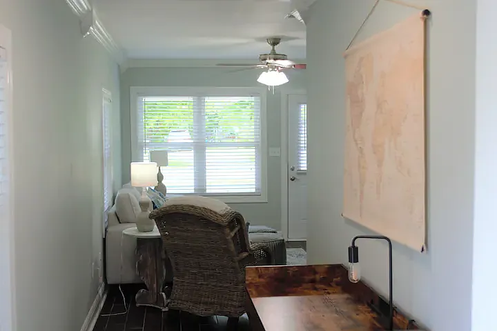 102 S Girard Ave — Photo 9