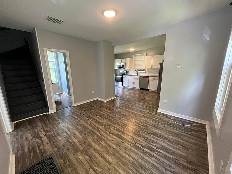 119 Henderson St — Photo 19