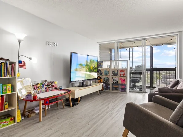 4300 Waialae Ave APT A1106, Honolulu, HI 96816