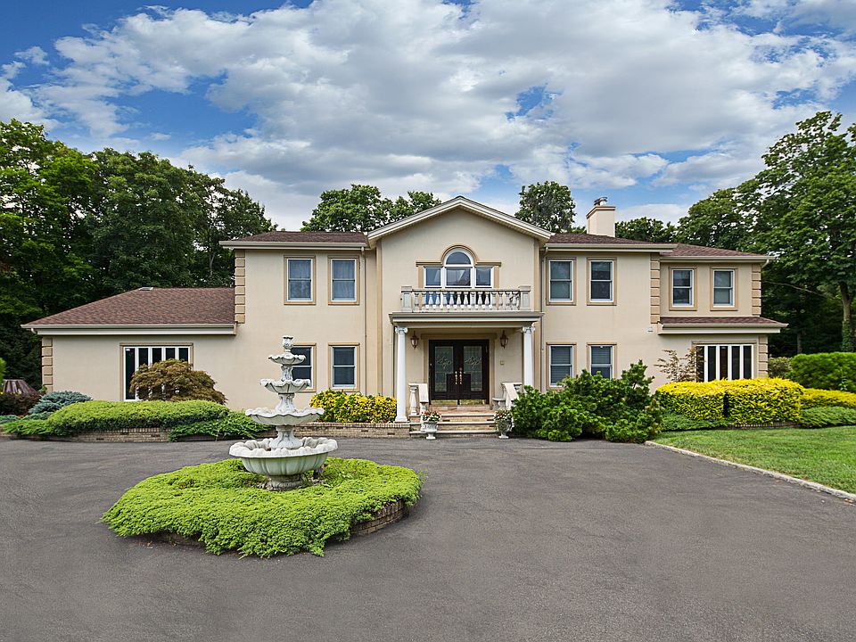 1st image of 3 Birch Hill Ct