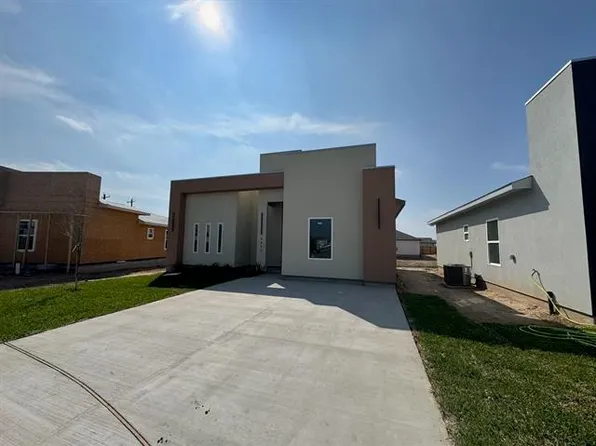 5822 Rosendo B Ancira Dr, Laredo, TX 78046