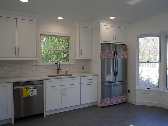 Fully updated kitchen with new appliances