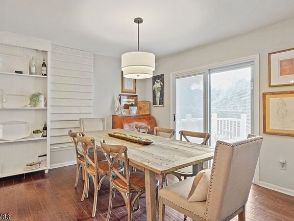 4th image of 27 Pellinore Ln
