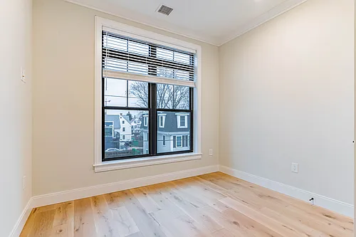 157 Everett St #303 Photo 1