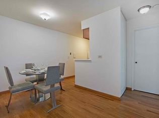 656 W Sheridan Rd, Chicago, IL 60613