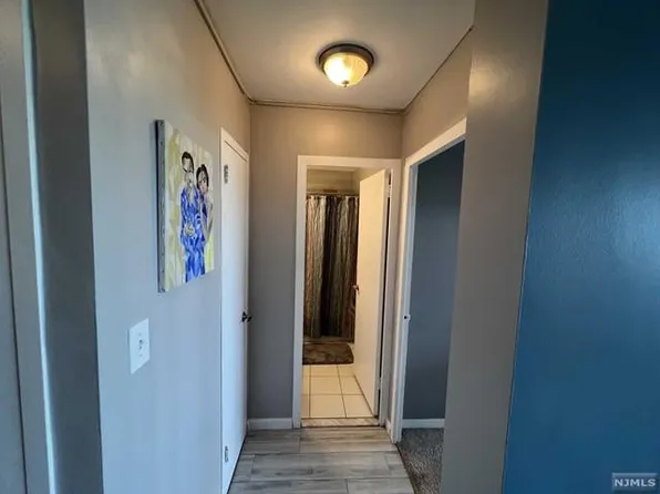 285 Aycrigg Ave APT 9J, Passaic, NJ 07055