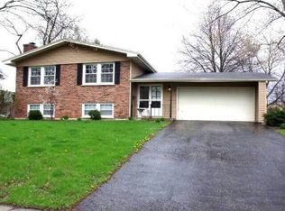 5617 Dover Dr, Lisle, IL 60532