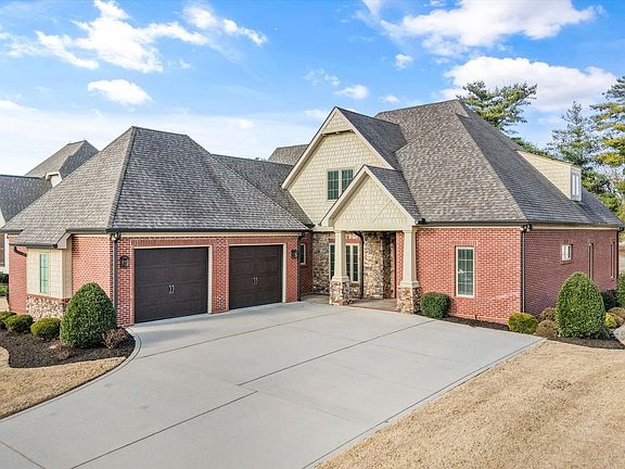 2nd image of 646 Kirkwell Dr