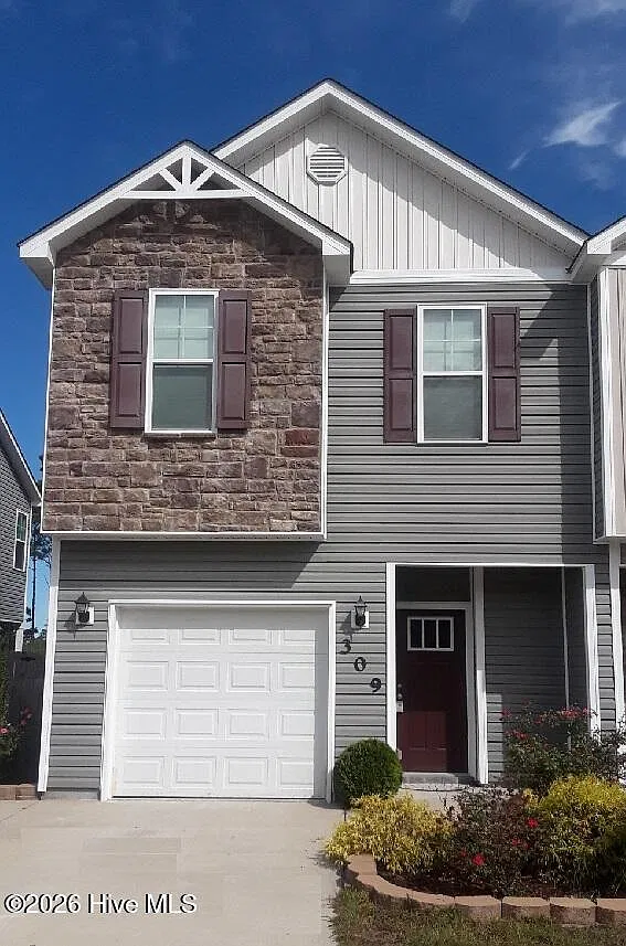 3 bed, 2.5 bath, $1,695 — Photo 1