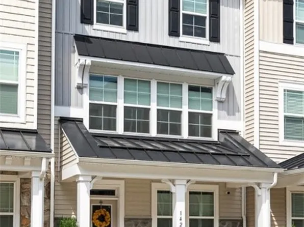 1425 Harwinton Ct, Newport News, VA 23608