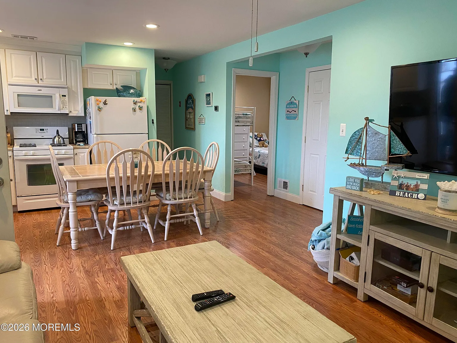 2 bed, 644 sqft, $1,900 — Photo 2