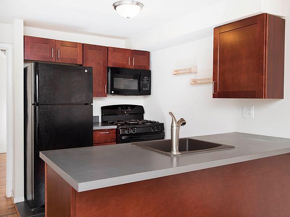 3rd image of 513 S 12th St #C