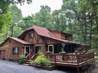 131 Hillcrest Dr, Greentown, PA 18428