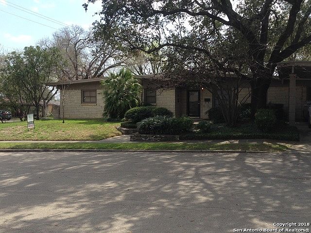 2nd image of 458 Shadywood Ln