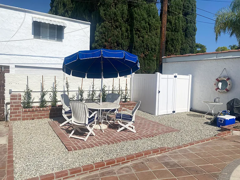 S Camden Dr — Photo 9