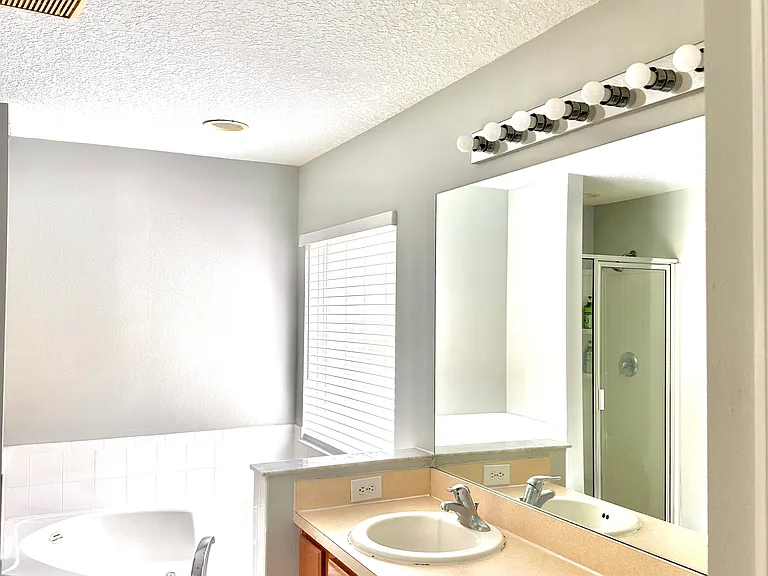 8515 Palm Harbour Dr — Photo 24