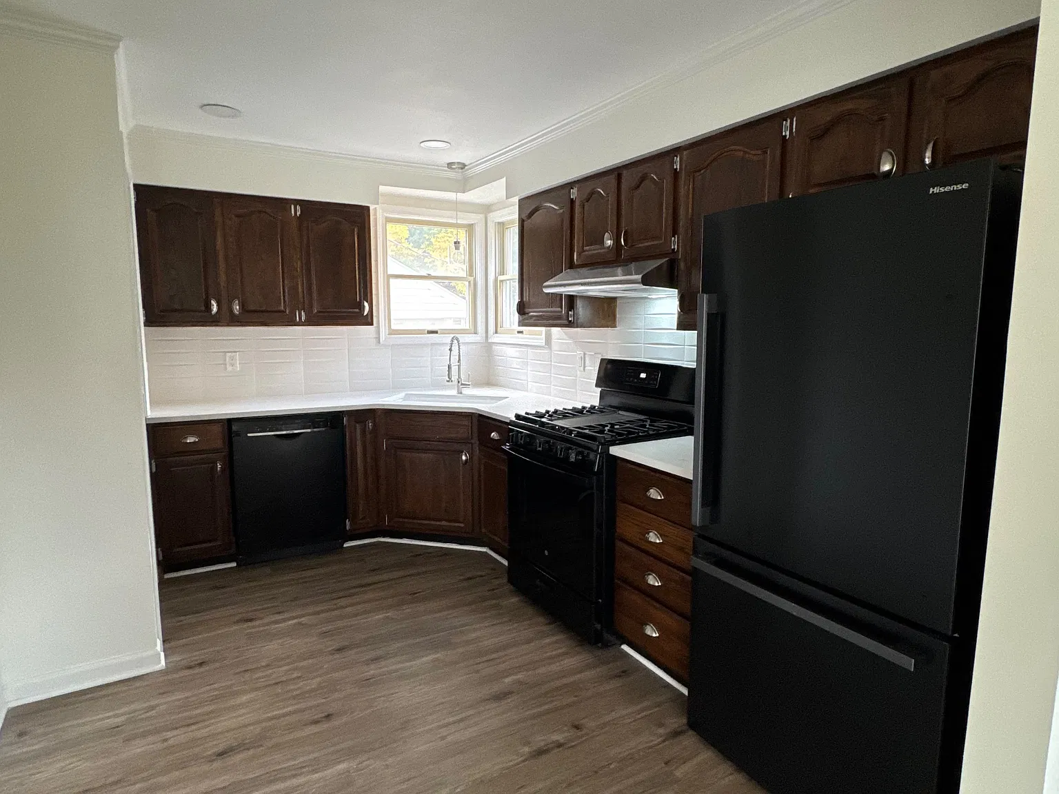 3 bed, 2.5 bath, 2126 sqft, $1,900 — Photo 3