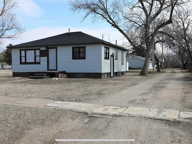 2107 Avenue D — Photo 24