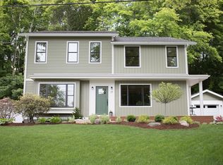 17 Flint Cir, Andover, MA 01810