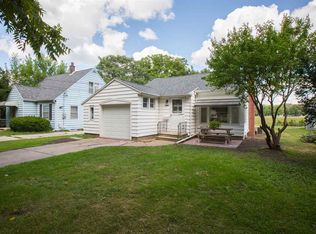 1801 W 7th St, Waterloo, IA 50702