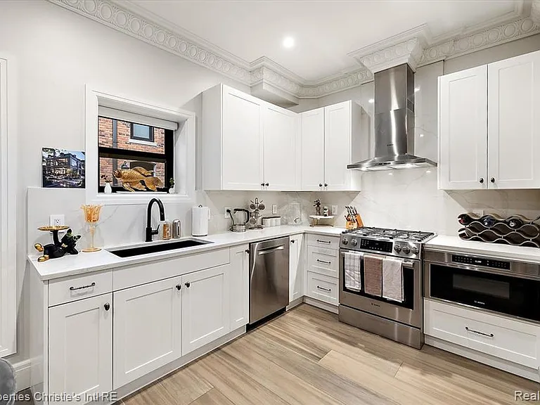 3412 John R St #A — Photo 11