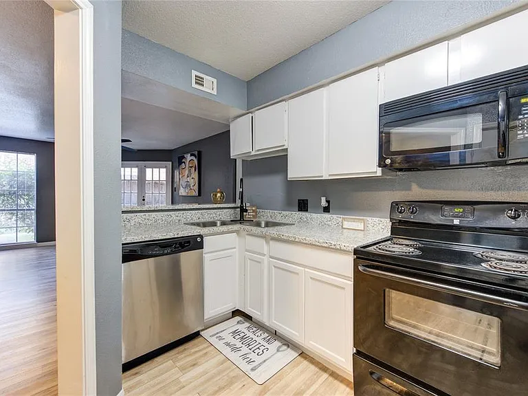12500 Sandpiper Dr #107 — Photo 5