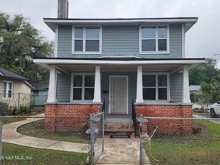 346 Acosta St — Photo 9