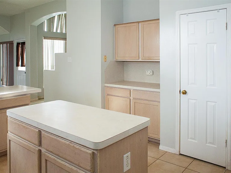 6223 Newbury Dr — Photo 12