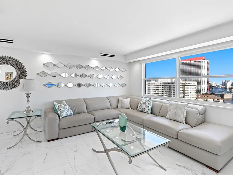 121 Golden Isles Dr #Penthouse 1 — Photo 25