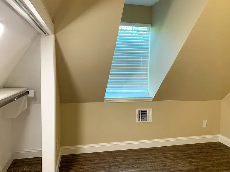 1433 S Travis St #A — Photo 27